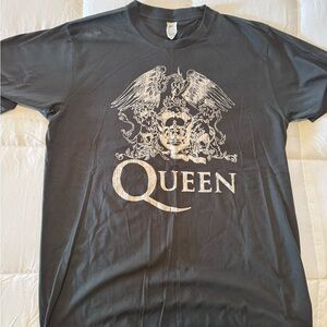 Short Sleeve Tee with Queen Graphic